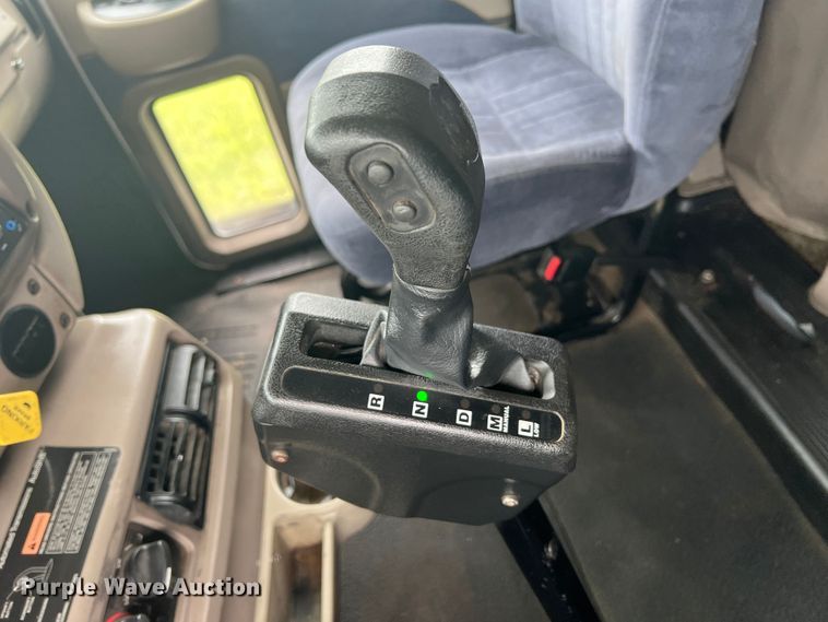 image for item HL9102 2005 Mack CXN613  semi truck