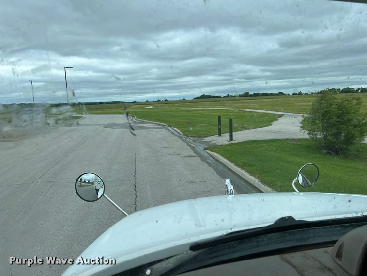 image for item HL9102 2005 Mack CXN613  semi truck