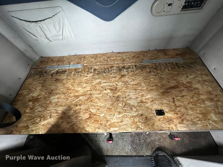 image for item HL9102 2005 Mack CXN613  semi truck