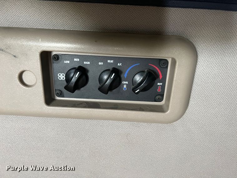 image for item HL9102 2005 Mack CXN613  semi truck