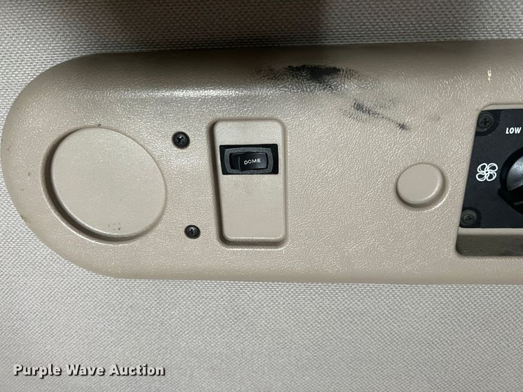 image for item HL9102 2005 Mack CXN613  semi truck