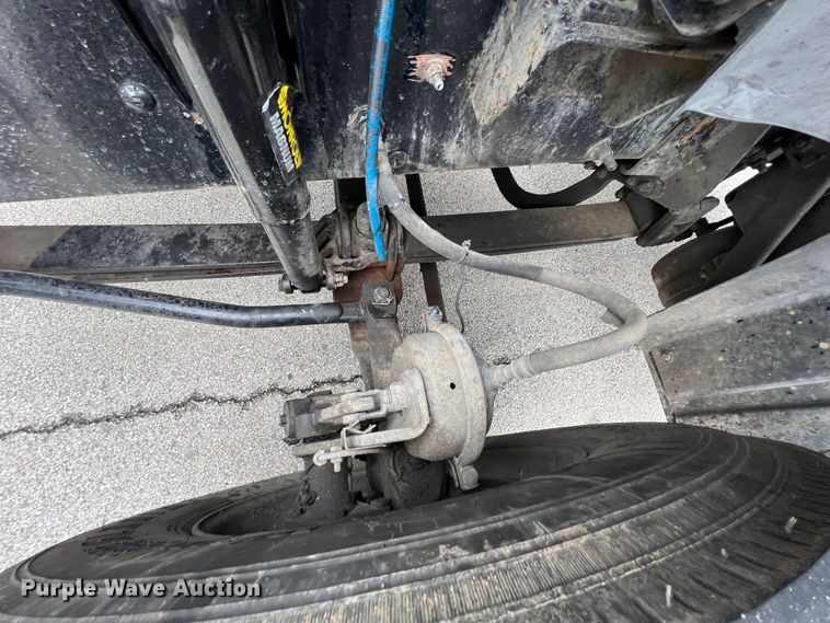 image for item HL9102 2005 Mack CXN613  semi truck