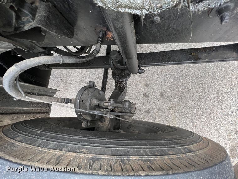 image for item HL9102 2005 Mack CXN613  semi truck