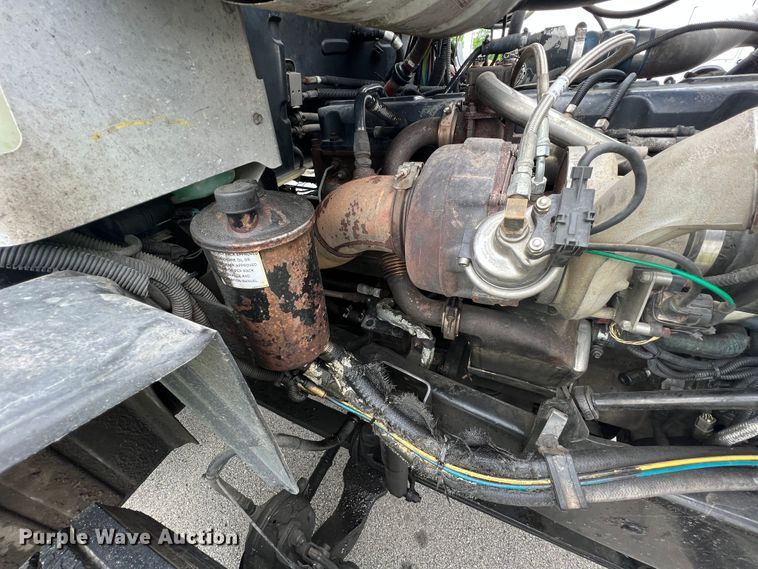 image for item HL9102 2005 Mack CXN613  semi truck