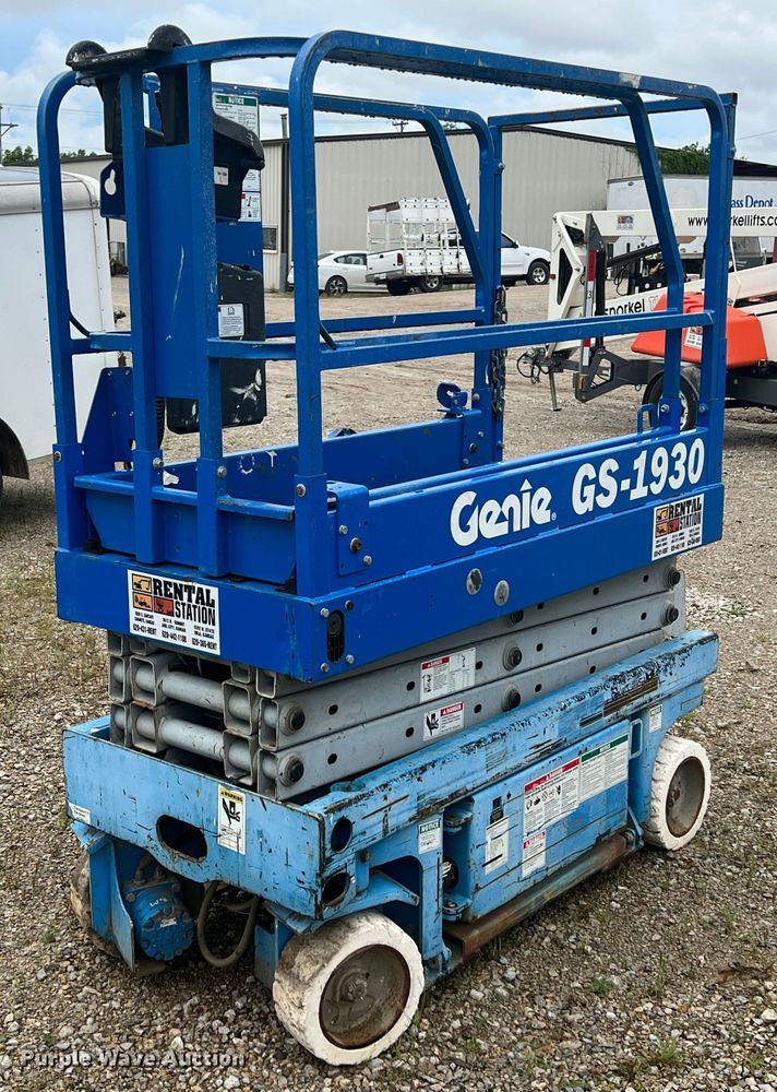 image for item HL9145 Genie GS-1930  scissor lift