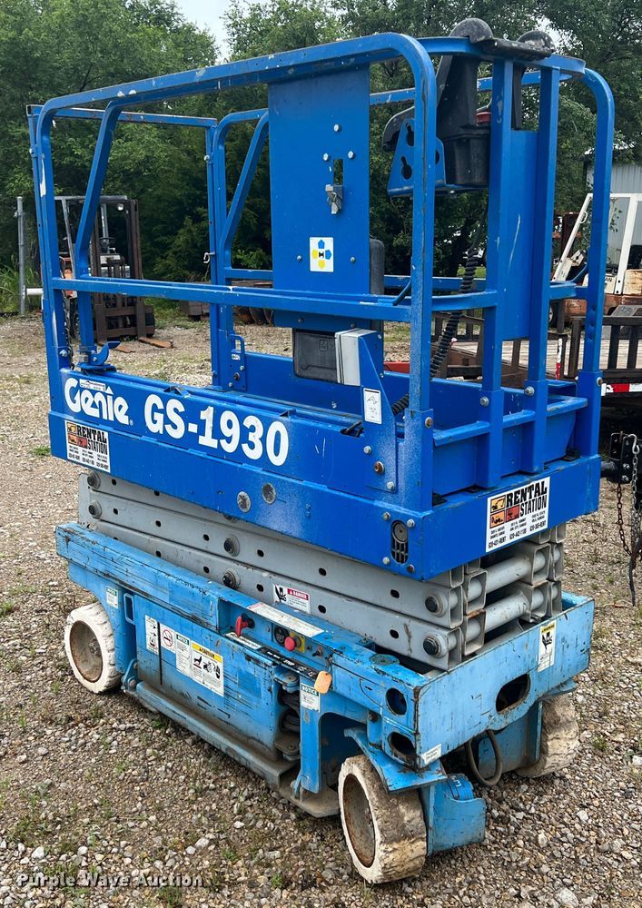 image for item HL9145 Genie GS-1930  scissor lift