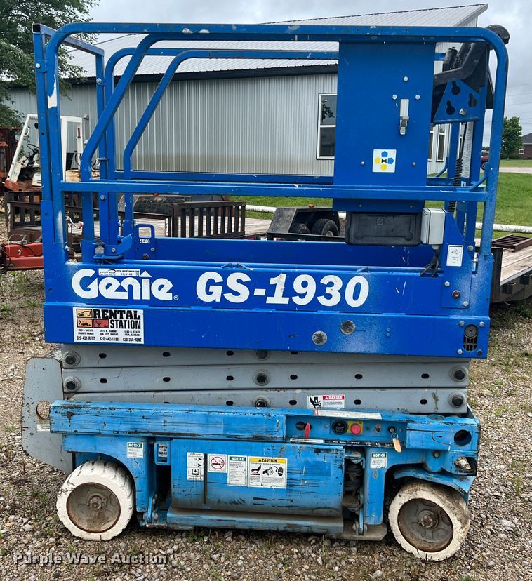 image for item HL9145 Genie GS-1930  scissor lift