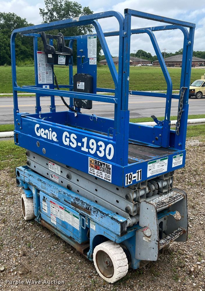 image for item HL9145 Genie GS-1930  scissor lift