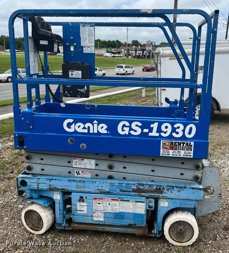 image for item HL9145 Genie GS-1930  scissor lift