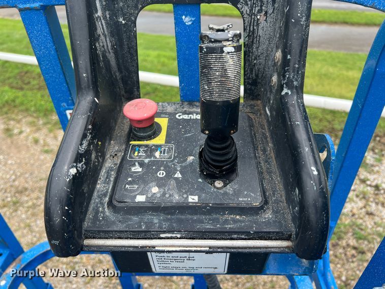 image for item HL9145 Genie GS-1930  scissor lift