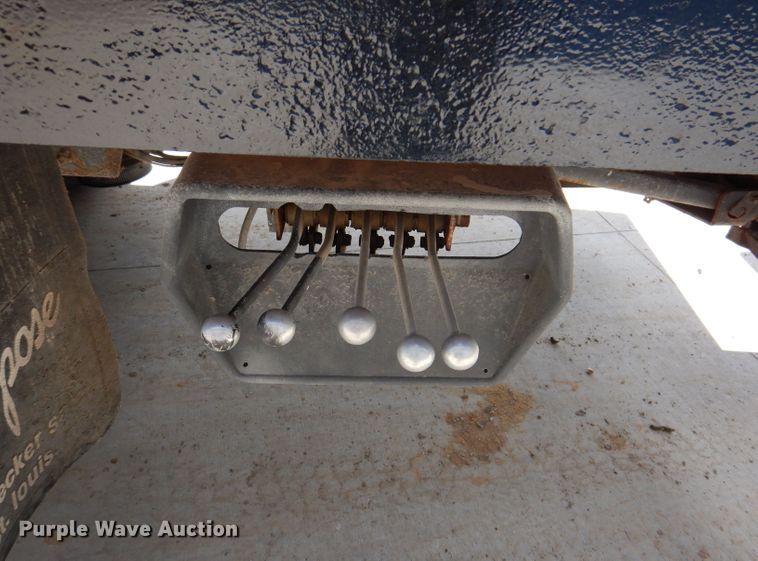 image for item JH9717 2003 International 4300  rollback truck