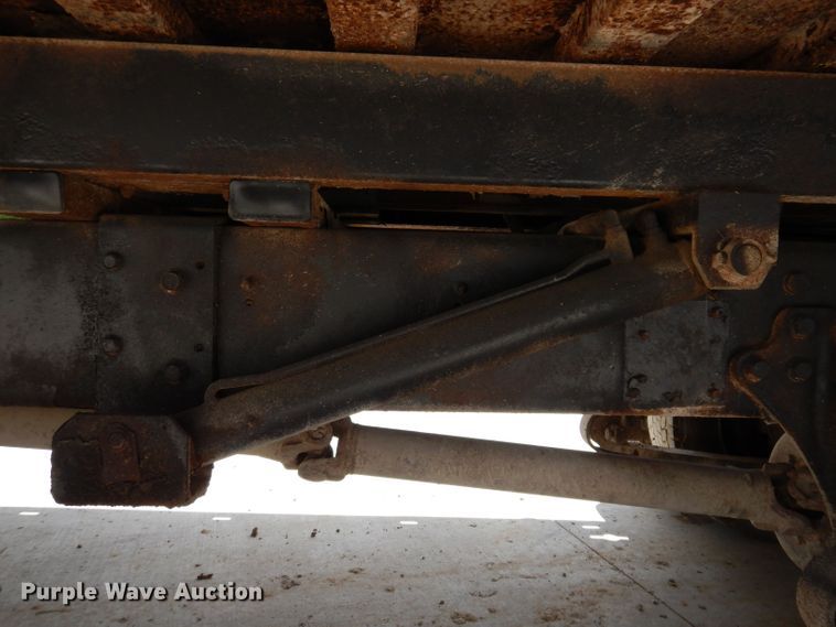 image for item JH9717 2003 International 4300  rollback truck