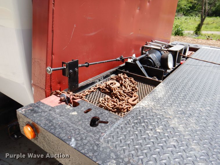 image for item JH9717 2003 International 4300  rollback truck