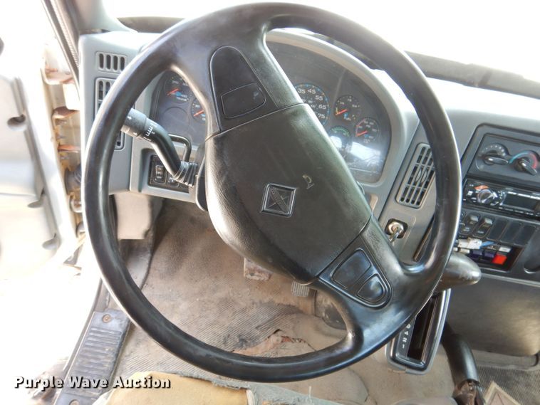 image for item JH9717 2003 International 4300  rollback truck