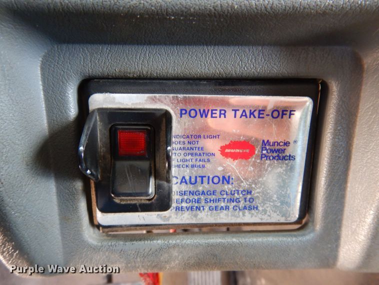 image for item JH9717 2003 International 4300  rollback truck