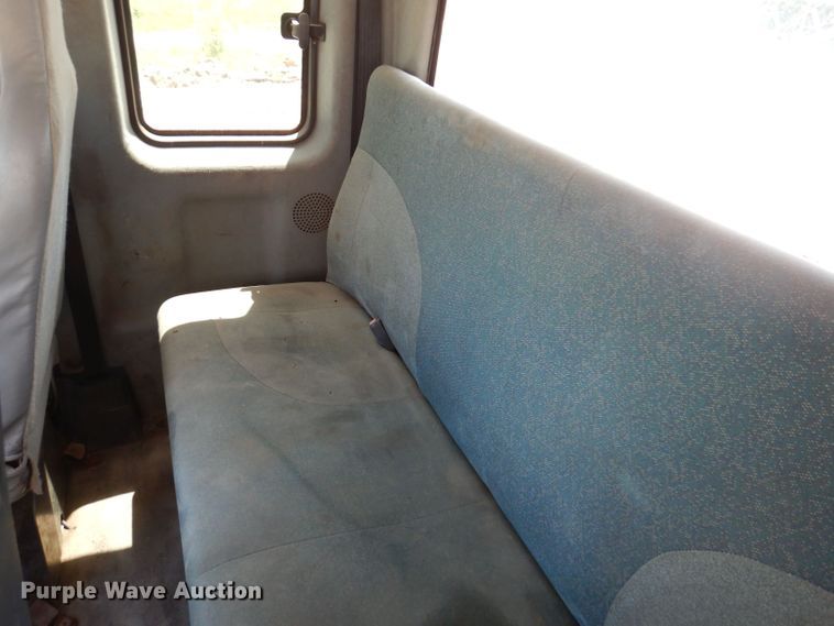 image for item JH9717 2003 International 4300  rollback truck