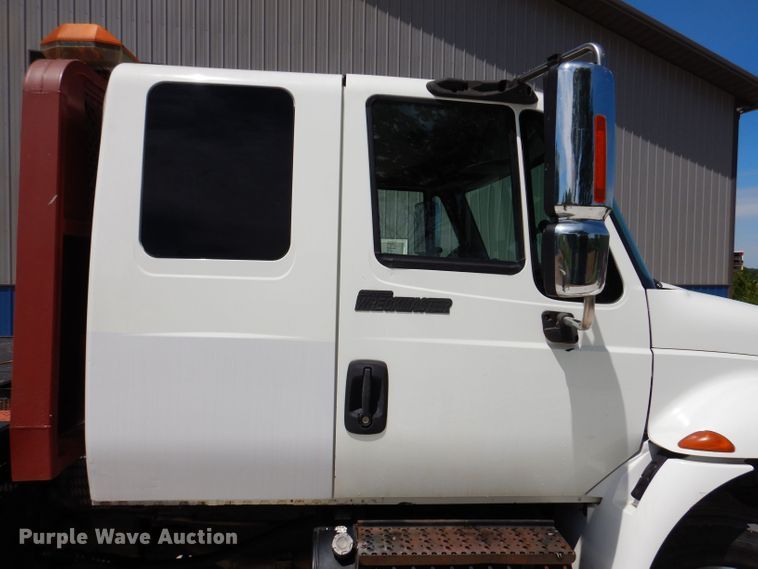 image for item JH9717 2003 International 4300  rollback truck