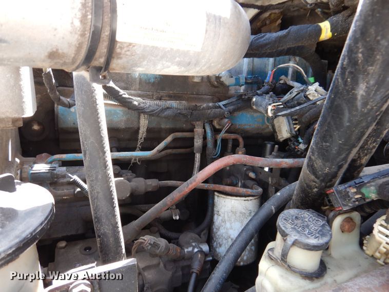 image for item JH9717 2003 International 4300  rollback truck