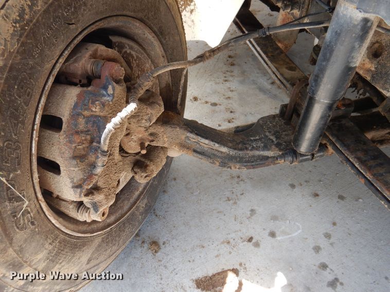 image for item JH9717 2003 International 4300  rollback truck