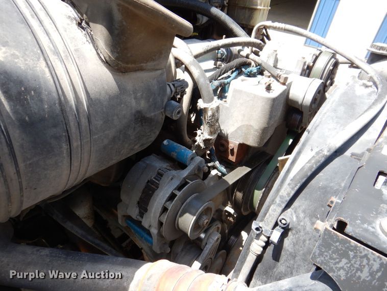 image for item JH9717 2003 International 4300  rollback truck