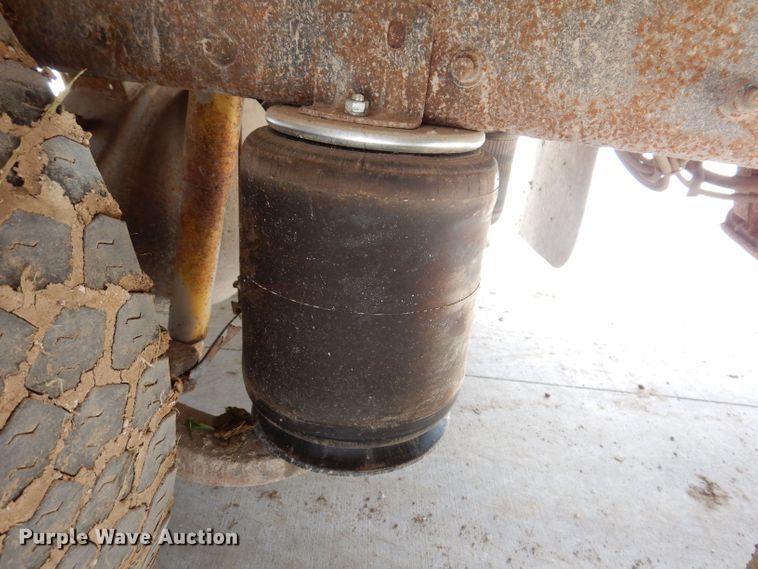 image for item JH9717 2003 International 4300  rollback truck