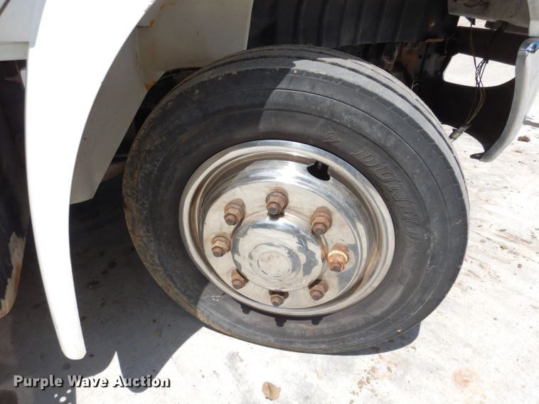 image for item JH9717 2003 International 4300  rollback truck