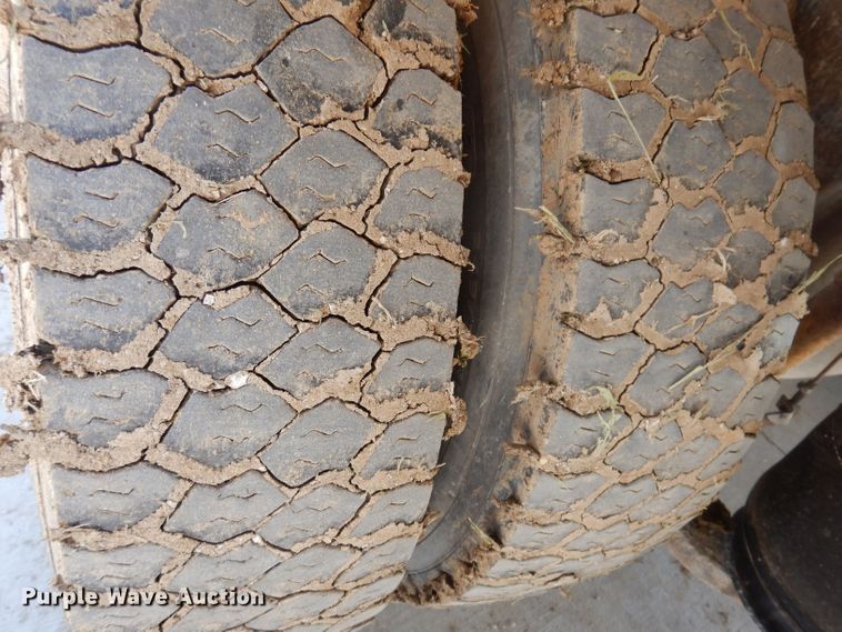 image for item JH9717 2003 International 4300  rollback truck