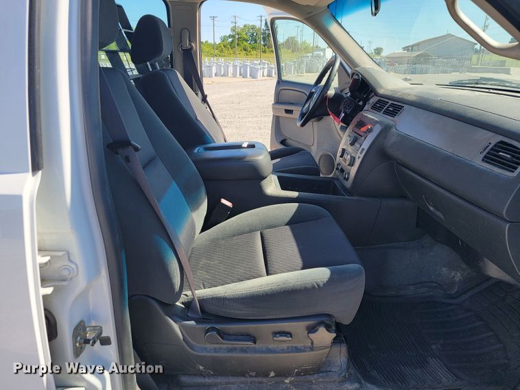 image for item JL9402 2009 Chevrolet Suburban  SUV