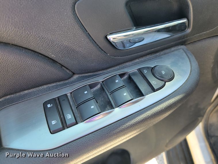 image for item JL9405 2007 Chevrolet Suburban  SUV