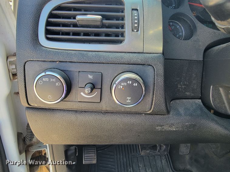 image for item JL9405 2007 Chevrolet Suburban  SUV