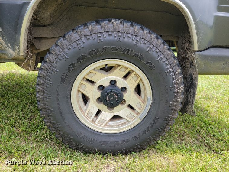 image for item JL9408 1988 Toyota 4Runner  SUV