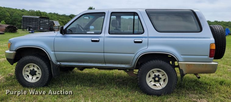 image for item JL9410 1990 Toyota 4Runner SR5  SUV