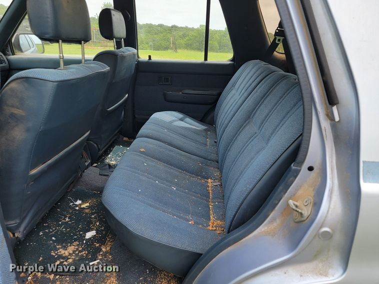 image for item JL9410 1990 Toyota 4Runner SR5  SUV