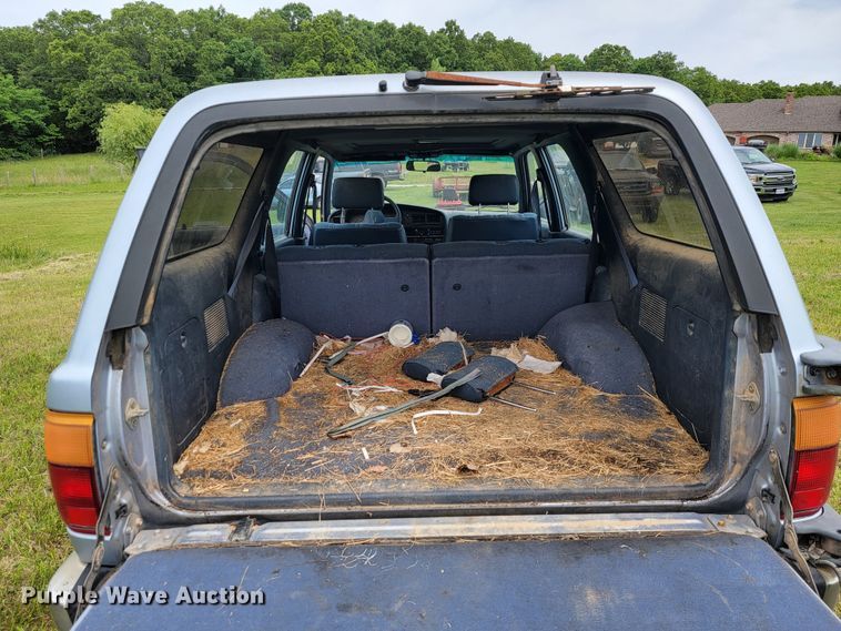 image for item JL9410 1990 Toyota 4Runner SR5  SUV