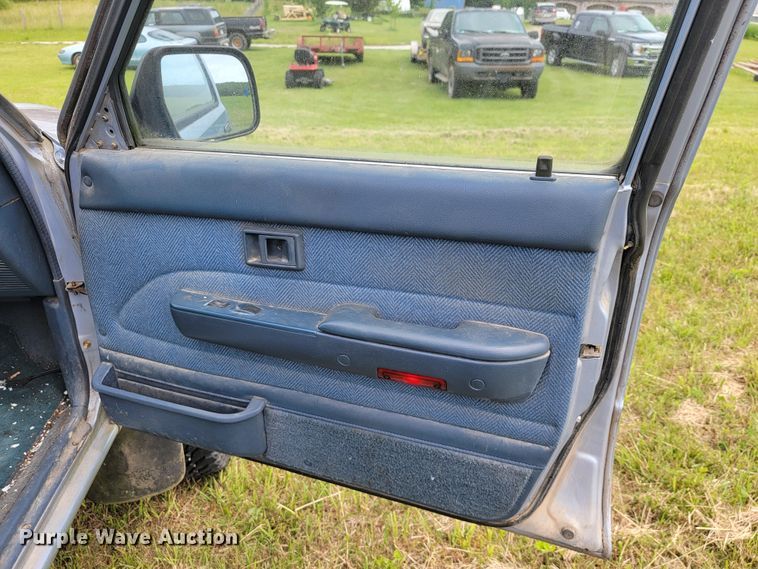 image for item JL9410 1990 Toyota 4Runner SR5  SUV