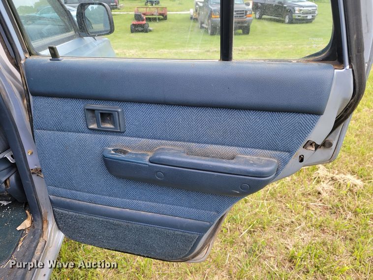 image for item JL9410 1990 Toyota 4Runner SR5  SUV