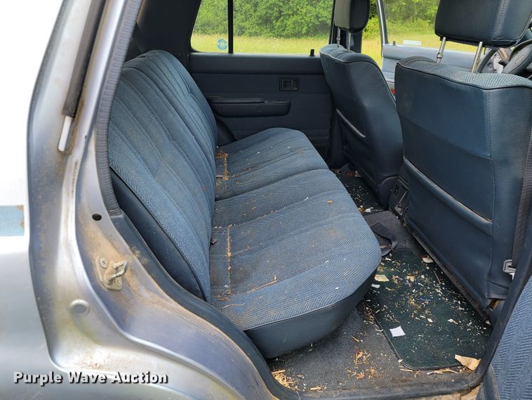 image for item JL9410 1990 Toyota 4Runner SR5  SUV