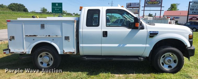 image for item JL9996 2008 Ford F350 Super Duty XL  SuperCab utility bed pickup truck