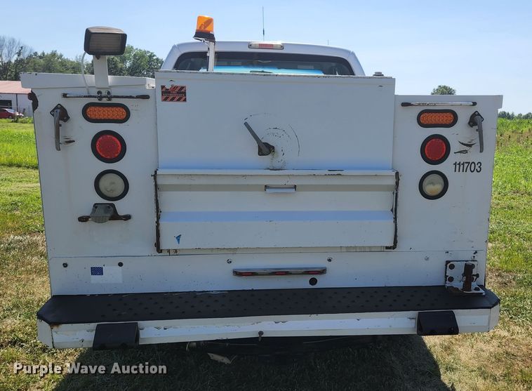 image for item JL9996 2008 Ford F350 Super Duty XL  SuperCab utility bed pickup truck