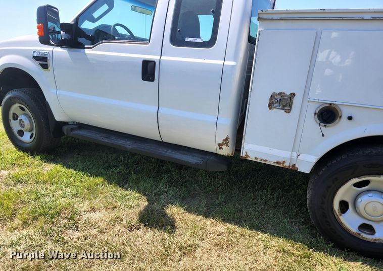 image for item JL9996 2008 Ford F350 Super Duty XL  SuperCab utility bed pickup truck