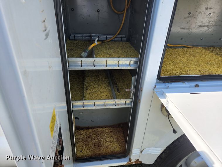 image for item JL9996 2008 Ford F350 Super Duty XL  SuperCab utility bed pickup truck