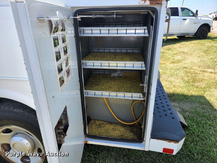 image for item JL9996 2008 Ford F350 Super Duty XL  SuperCab utility bed pickup truck