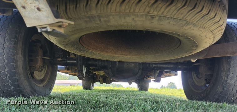 image for item JL9996 2008 Ford F350 Super Duty XL  SuperCab utility bed pickup truck