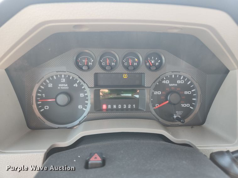 image for item JL9996 2008 Ford F350 Super Duty XL  SuperCab utility bed pickup truck