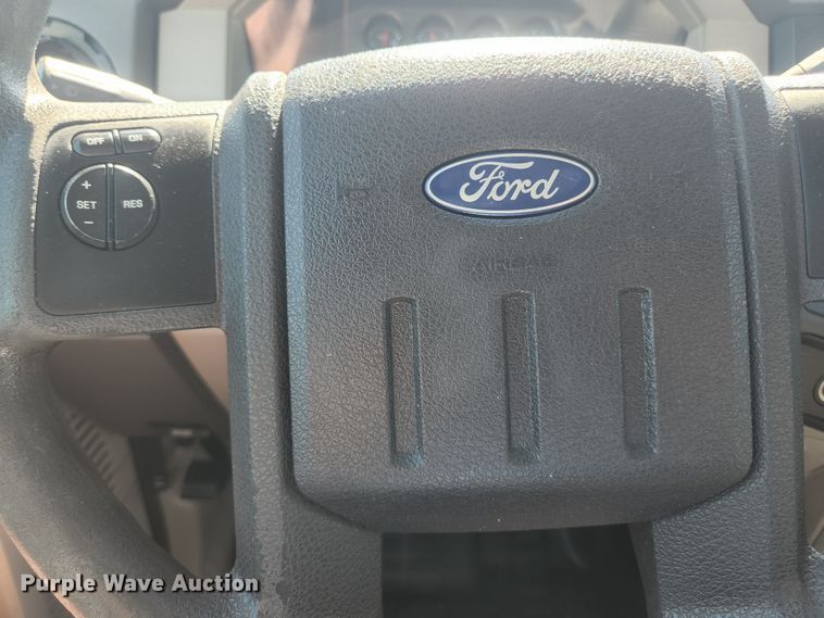 image for item JL9996 2008 Ford F350 Super Duty XL  SuperCab utility bed pickup truck