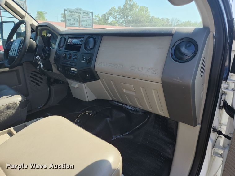 image for item JL9996 2008 Ford F350 Super Duty XL  SuperCab utility bed pickup truck