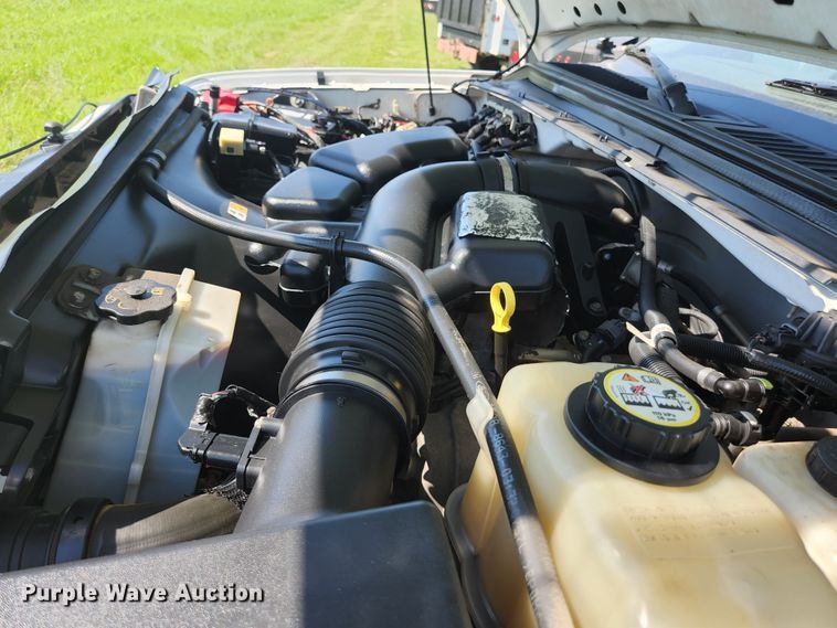 image for item JL9996 2008 Ford F350 Super Duty XL  SuperCab utility bed pickup truck