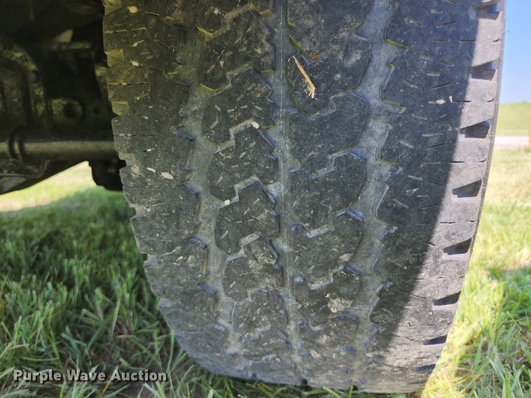 image for item JL9996 2008 Ford F350 Super Duty XL  SuperCab utility bed pickup truck