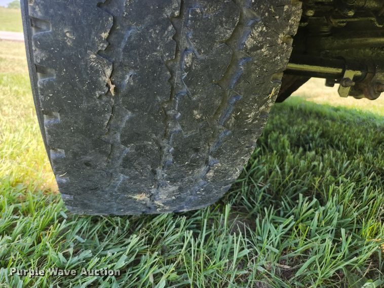 image for item JL9996 2008 Ford F350 Super Duty XL  SuperCab utility bed pickup truck