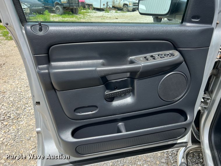 image for item JM9031 2003 Dodge Ram 2500 SLT  Quad Cab pickup truck